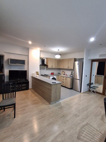 Vitan Barzesti, Rin Grand Hotel